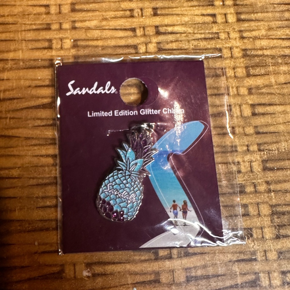 NWT Sandals Glitter Charm
